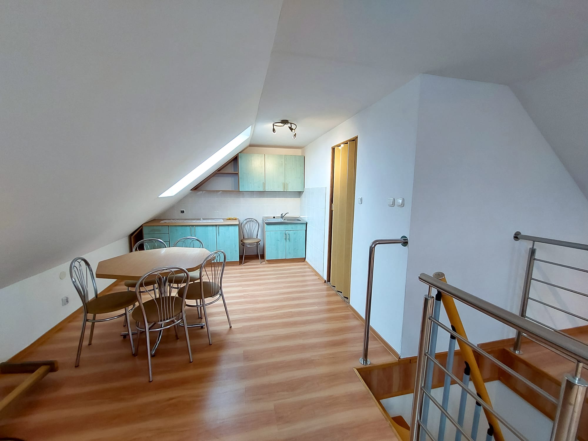 Na sprzedaż dom z potencjałem inwestycyjnym - Turzy, nad jeziorem Damaszka koło Tczewa