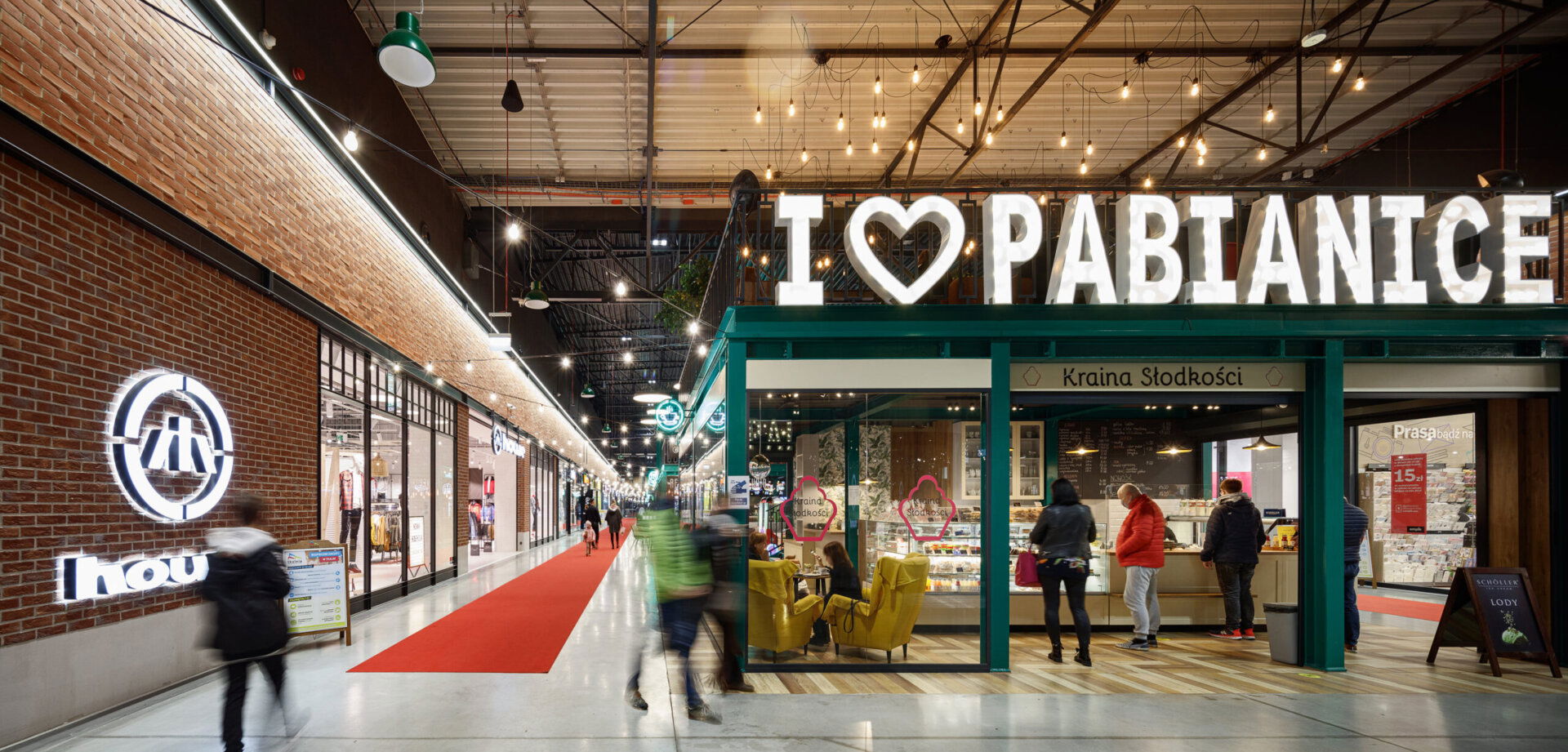 Tkalnia - centrum handlowe, Pabianice ul. Grobelna 8