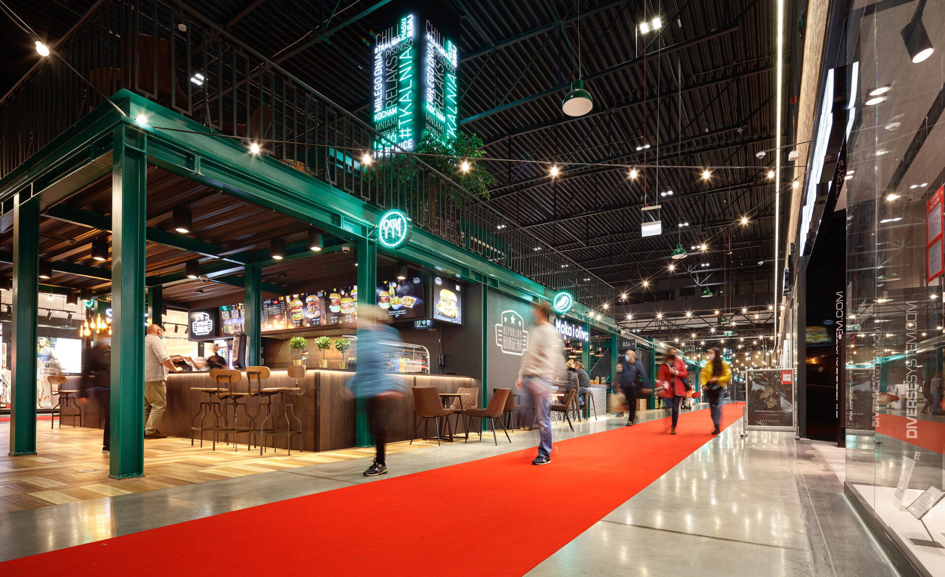 Tkalnia - centrum handlowe, Pabianice ul. Grobelna 8