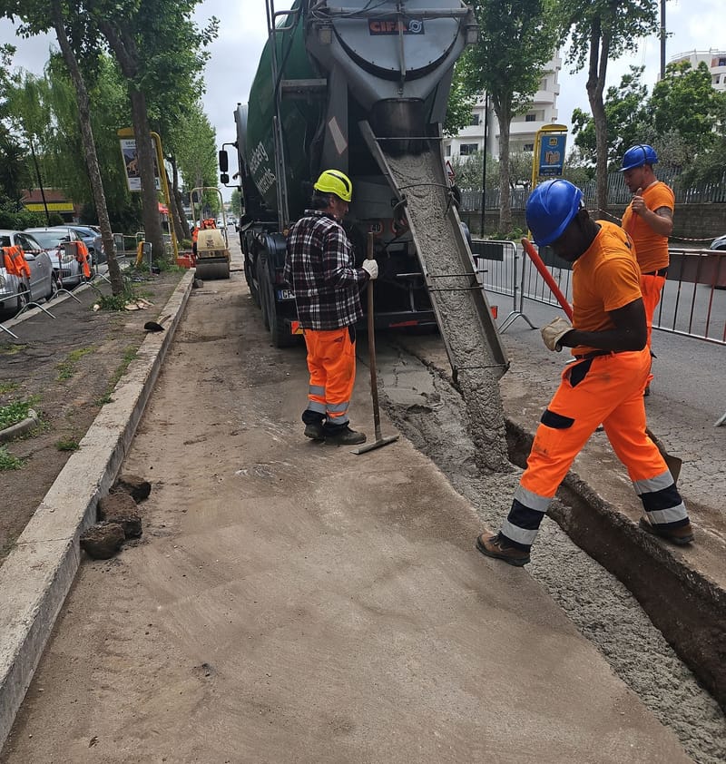 Alcuni Lavori stradali e demolizioni effettuate