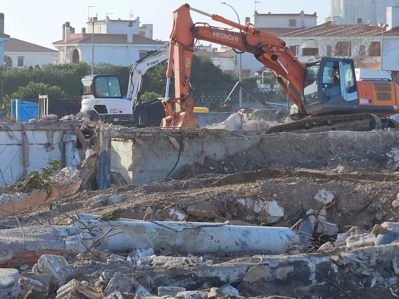 Alcuni Lavori stradali e demolizioni effettuate