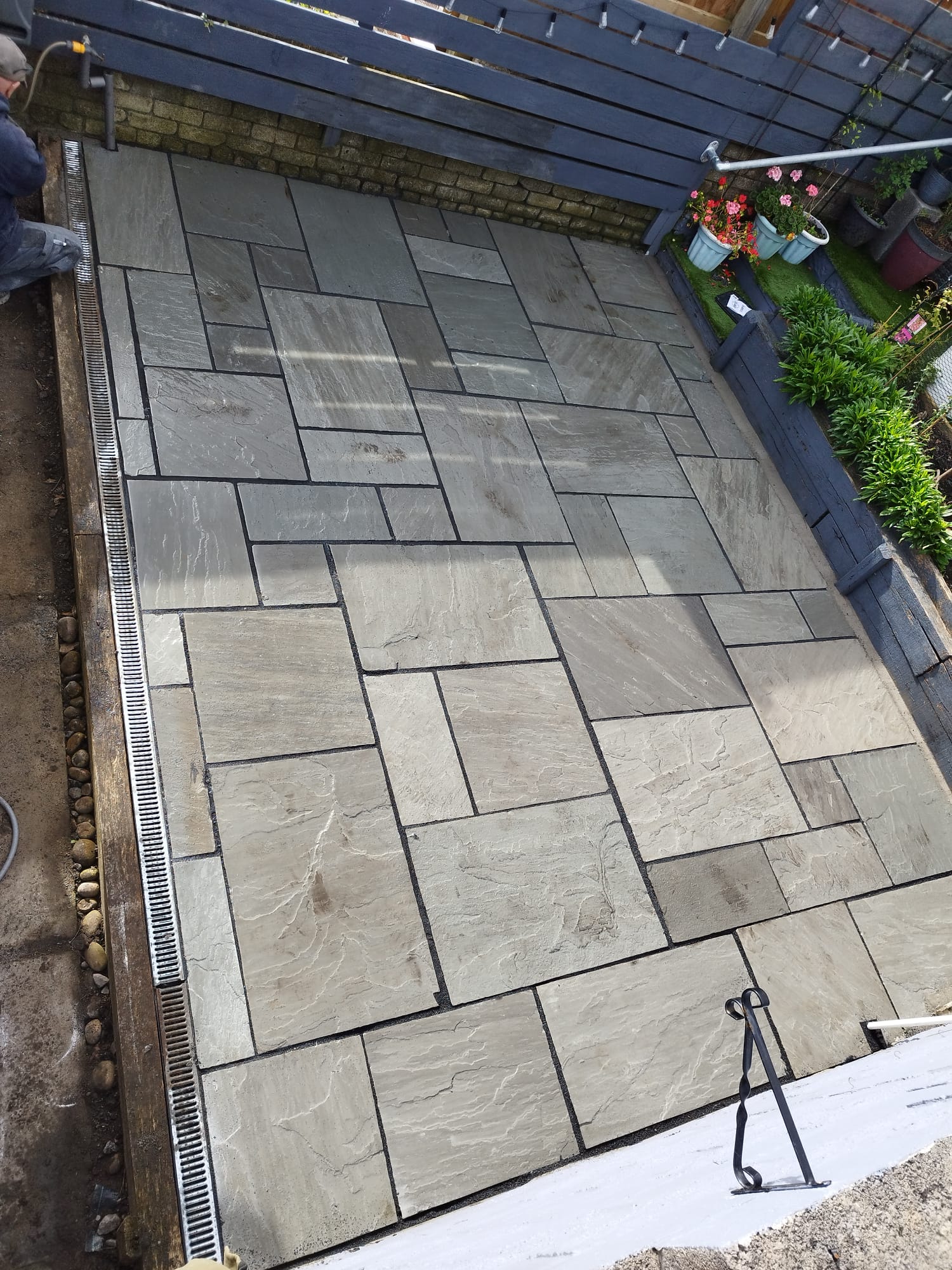 Customer garden neath