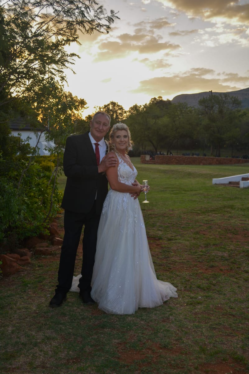 Lara and Des wedding