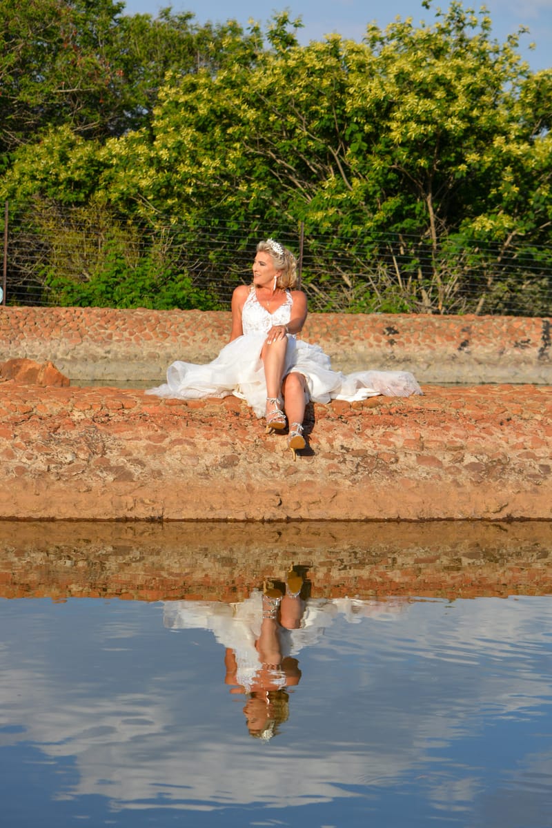 Lara and Des wedding