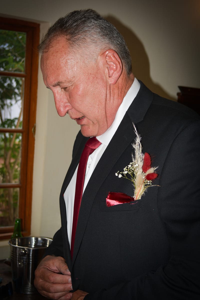 Lara and Des wedding