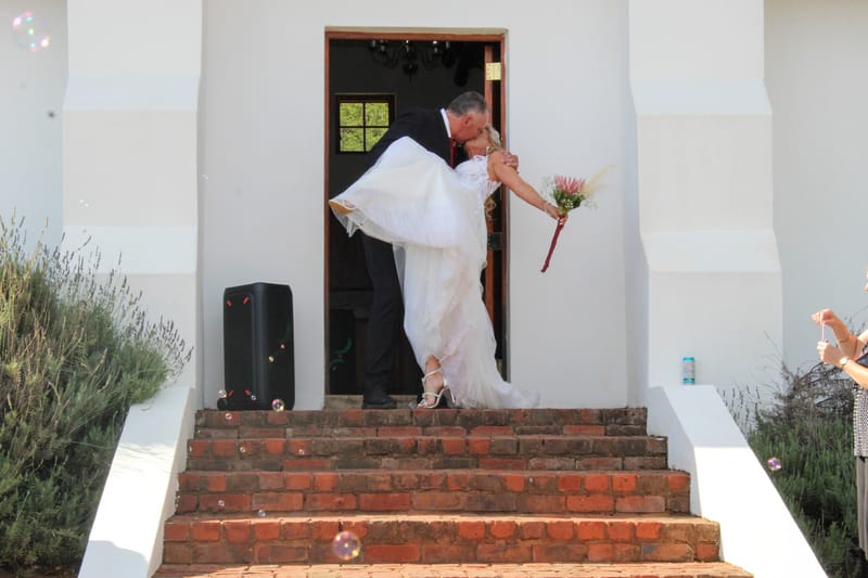 Lara and Des wedding