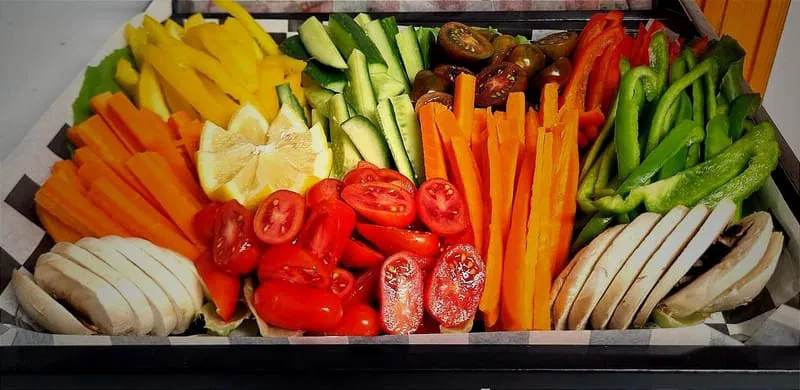 מגש ירקות חתוכים - 144₪