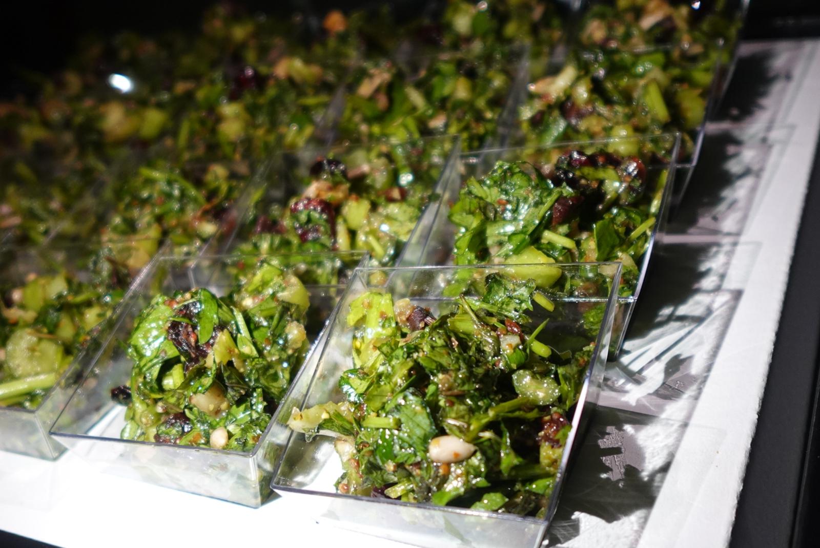 מגש כוסות סלט עשבי תיבול - 20 כוסות אישיות - 198₪