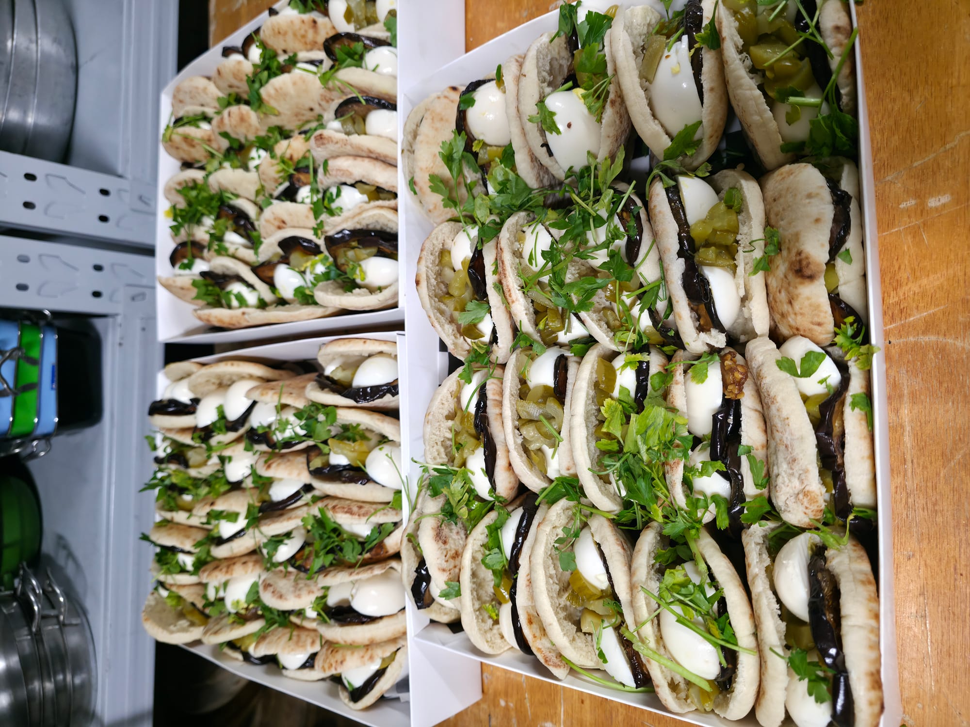 מגש מיני פיתות סביח - 20 י'ח - 174₪