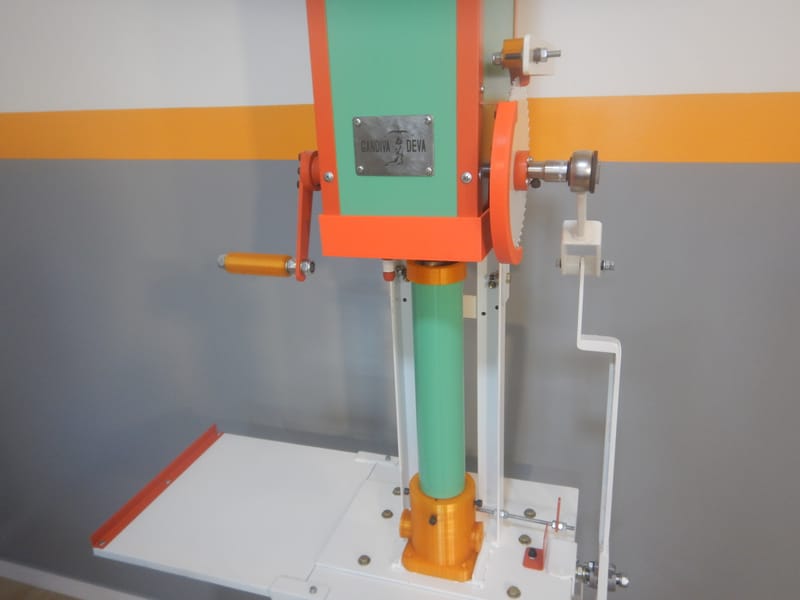 MAQUINA PARA FABRICAR SAHUMERIOS GD-001