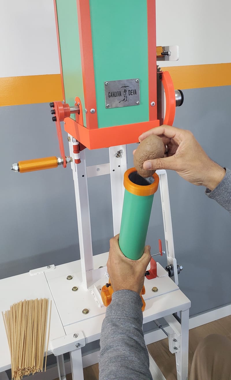 MAQUINA PARA FABRICAR SAHUMERIOS GD-001