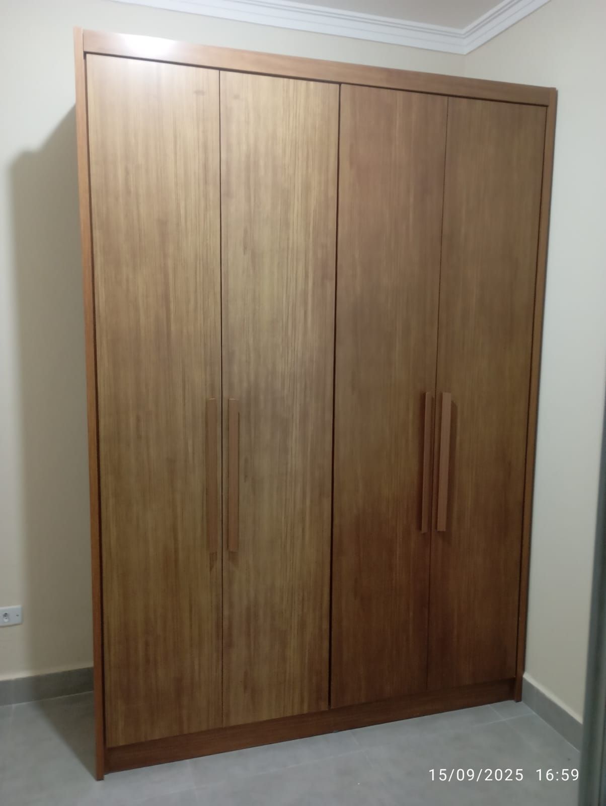 guarda-roupa 4 portas proximo a mim