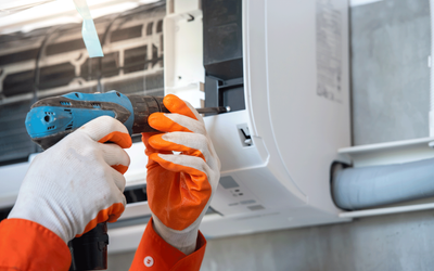 أخطاء شائعة عند تنظيف المكيفات بنفسك – احذرها مع مزايا