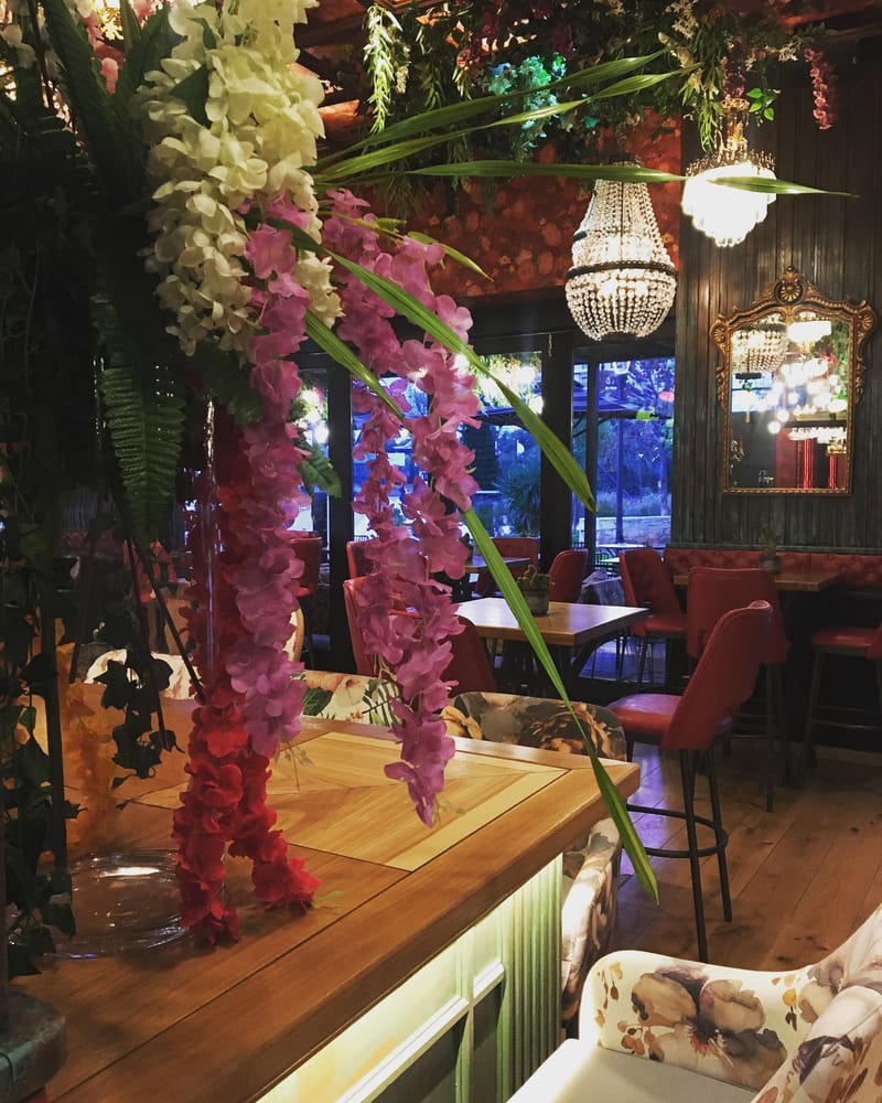 Barong Cafe -Bar - Restaurant ,Marina Zeas ,Piraeus