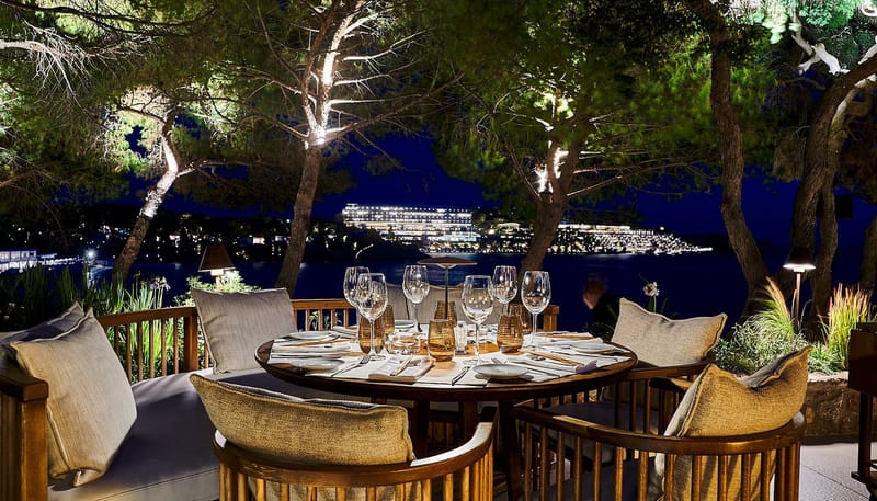 Ιθάκη Restaurant,Βουλιαγμενη