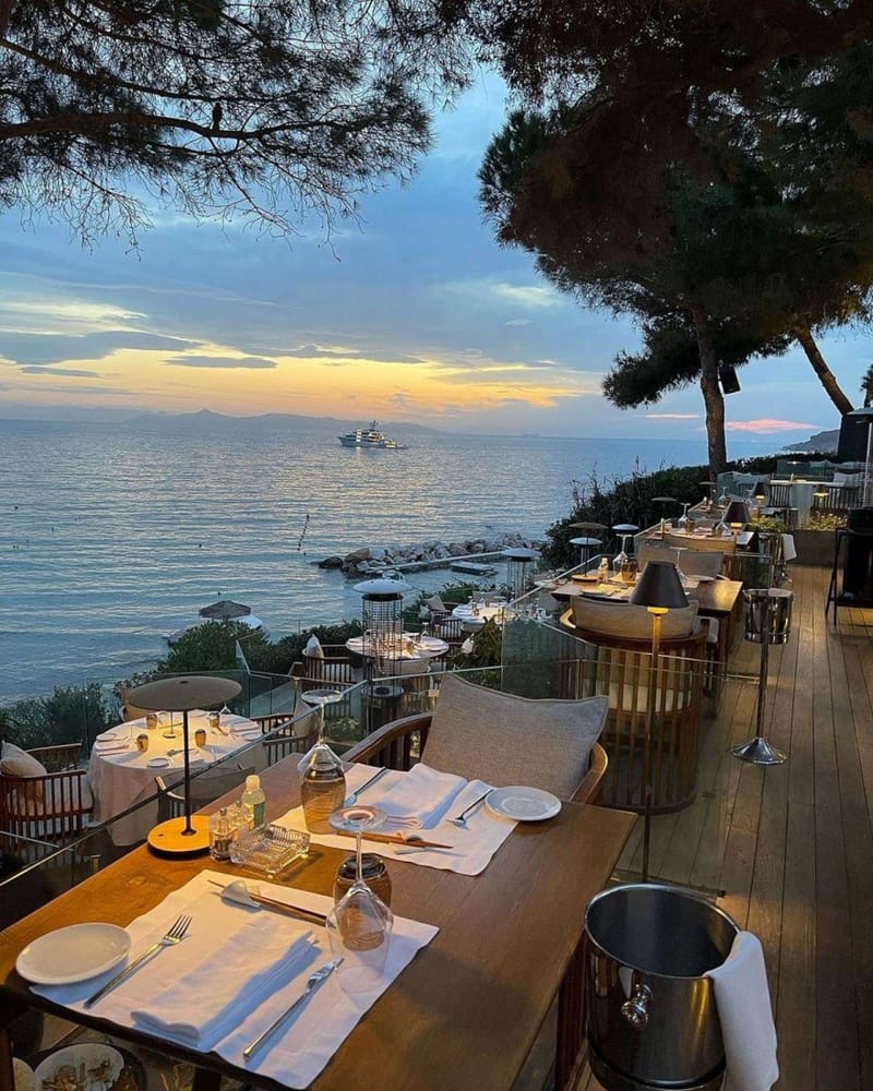 Ιθάκη Restaurant,Βουλιαγμενη