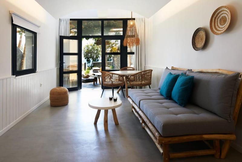 Oscar Seafront Front Suites,Agios Georgios,Santorini