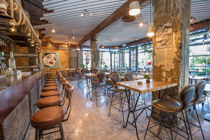 Momus Cafe Bar Restaurant, Galatsi