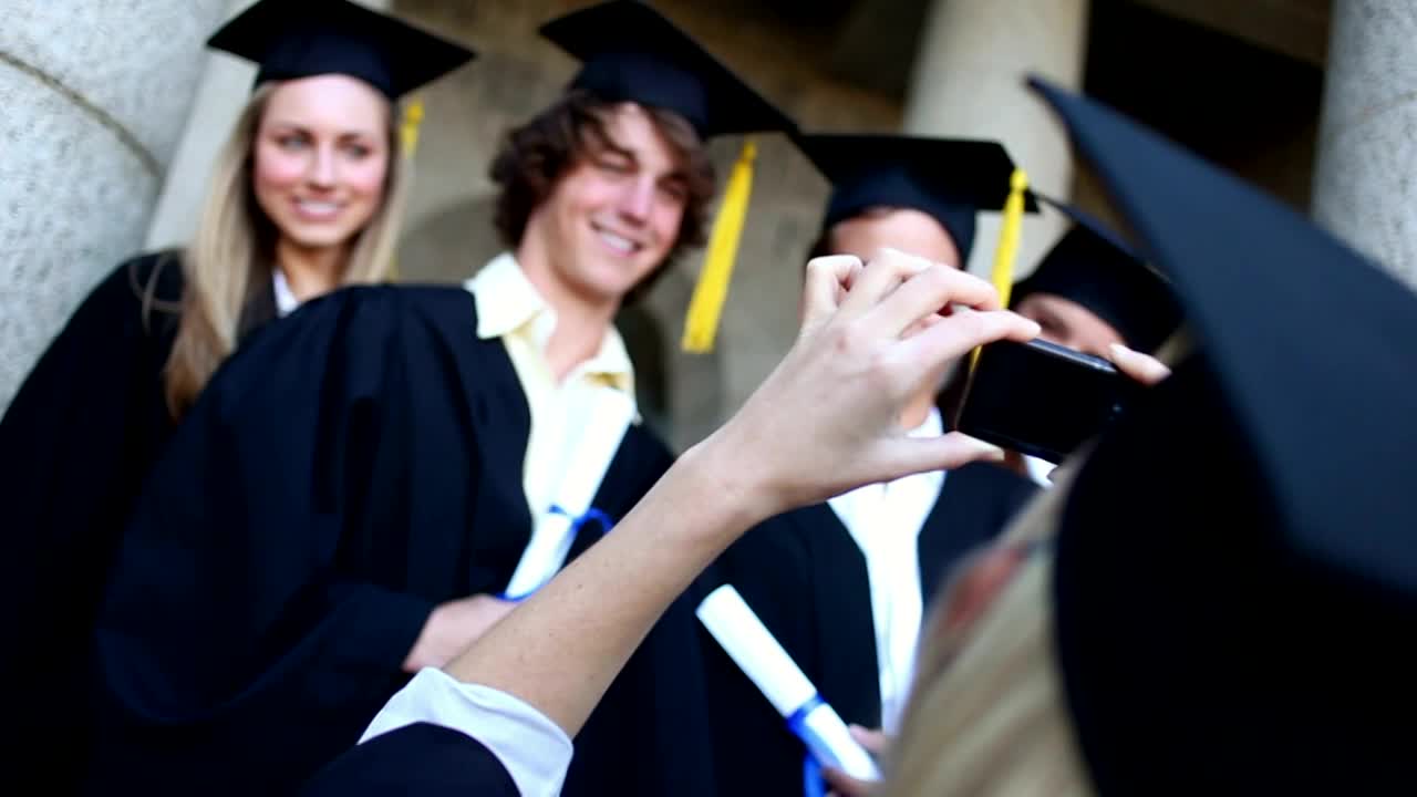 ΑΠΟΦΟΙΤΗΣΗ