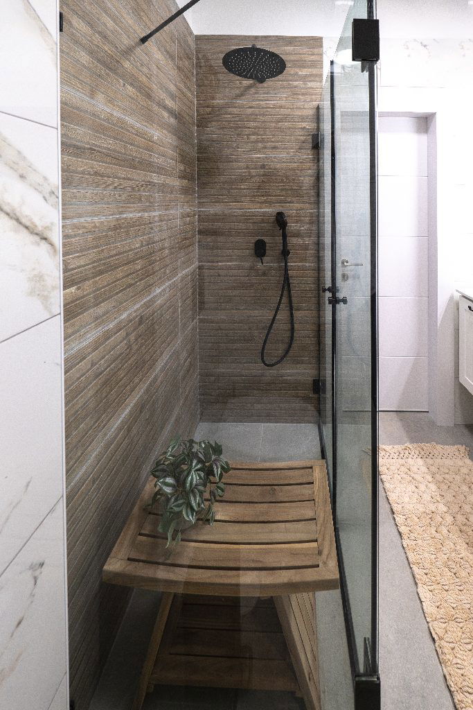 מקלחות ושירותים