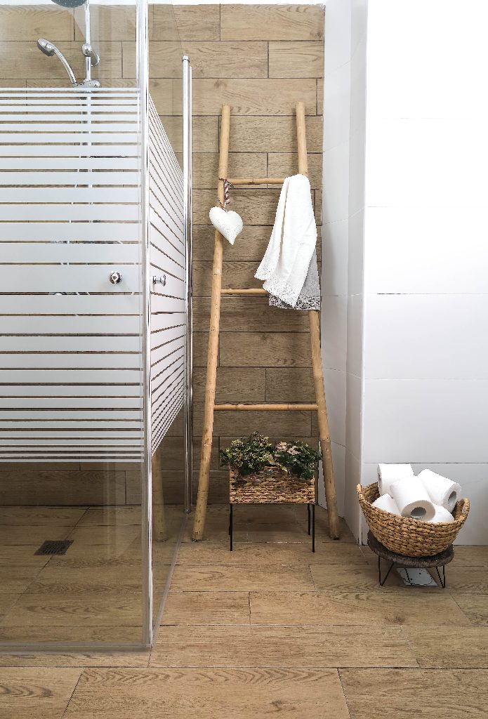 מקלחות ושירותים