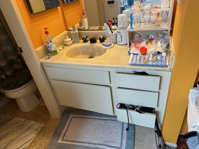 Sherman Oaks Vanity Upstairs BEFORE - 91423
