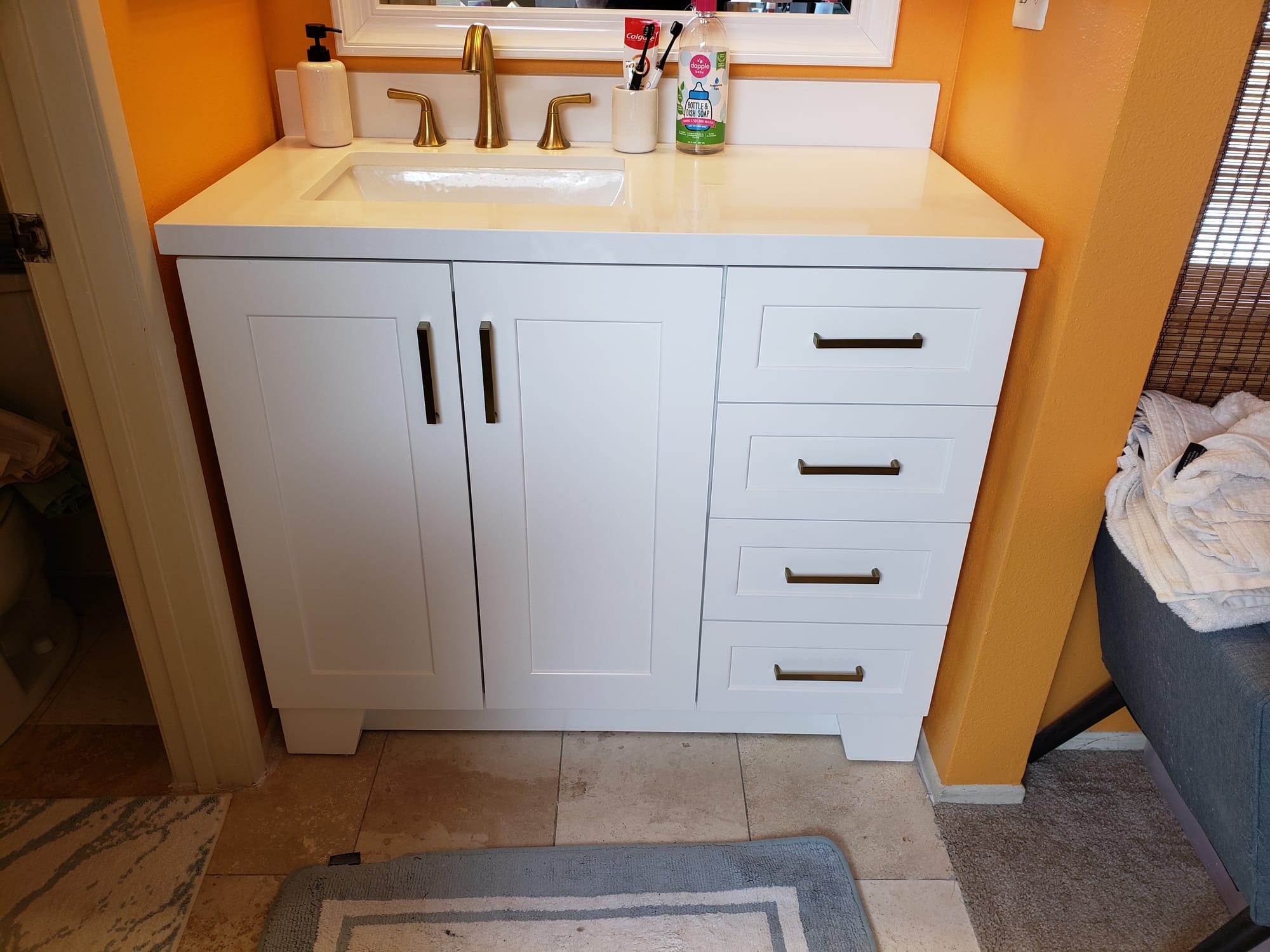 Sherman Oaks Vanity Upstairs - 91423