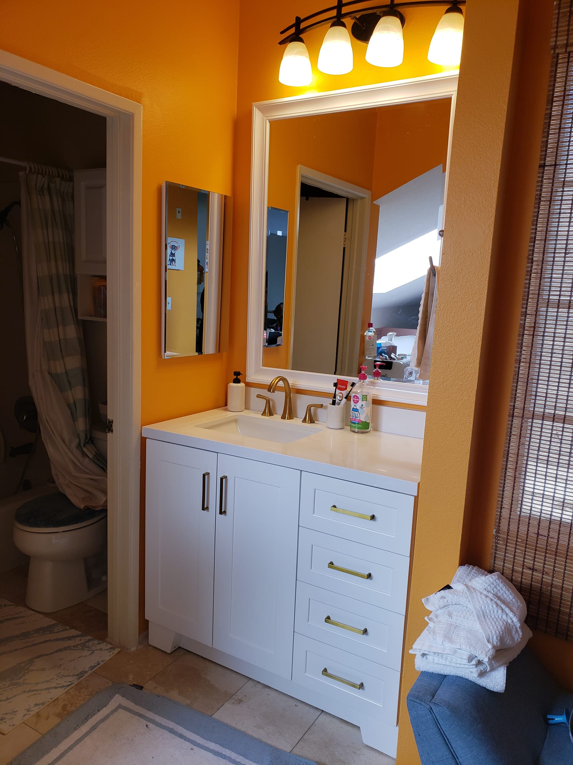 Sherman Oaks Vanity Upstairs - 91423