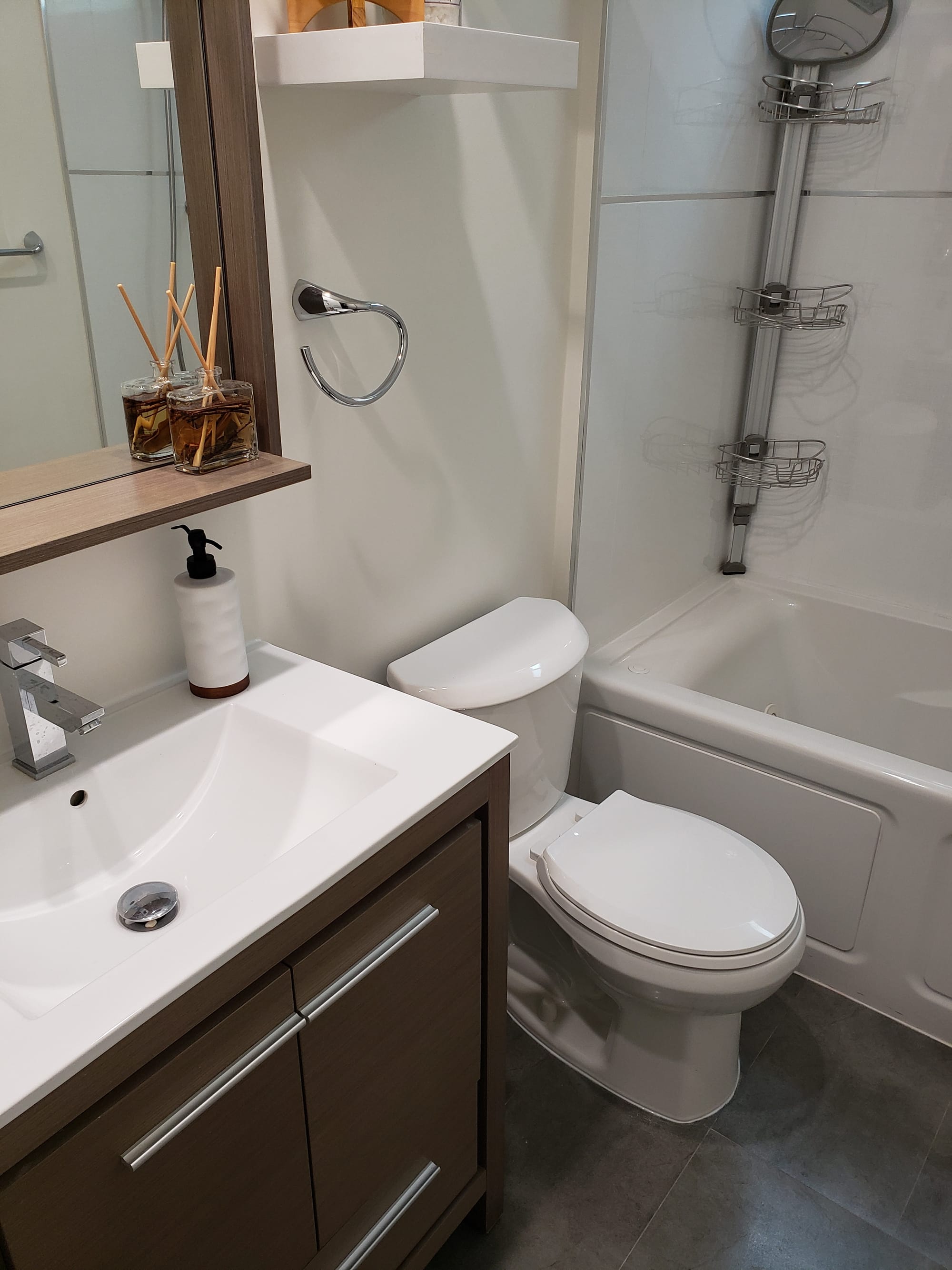Studio City Guest Bathroom Remodeling - 91604