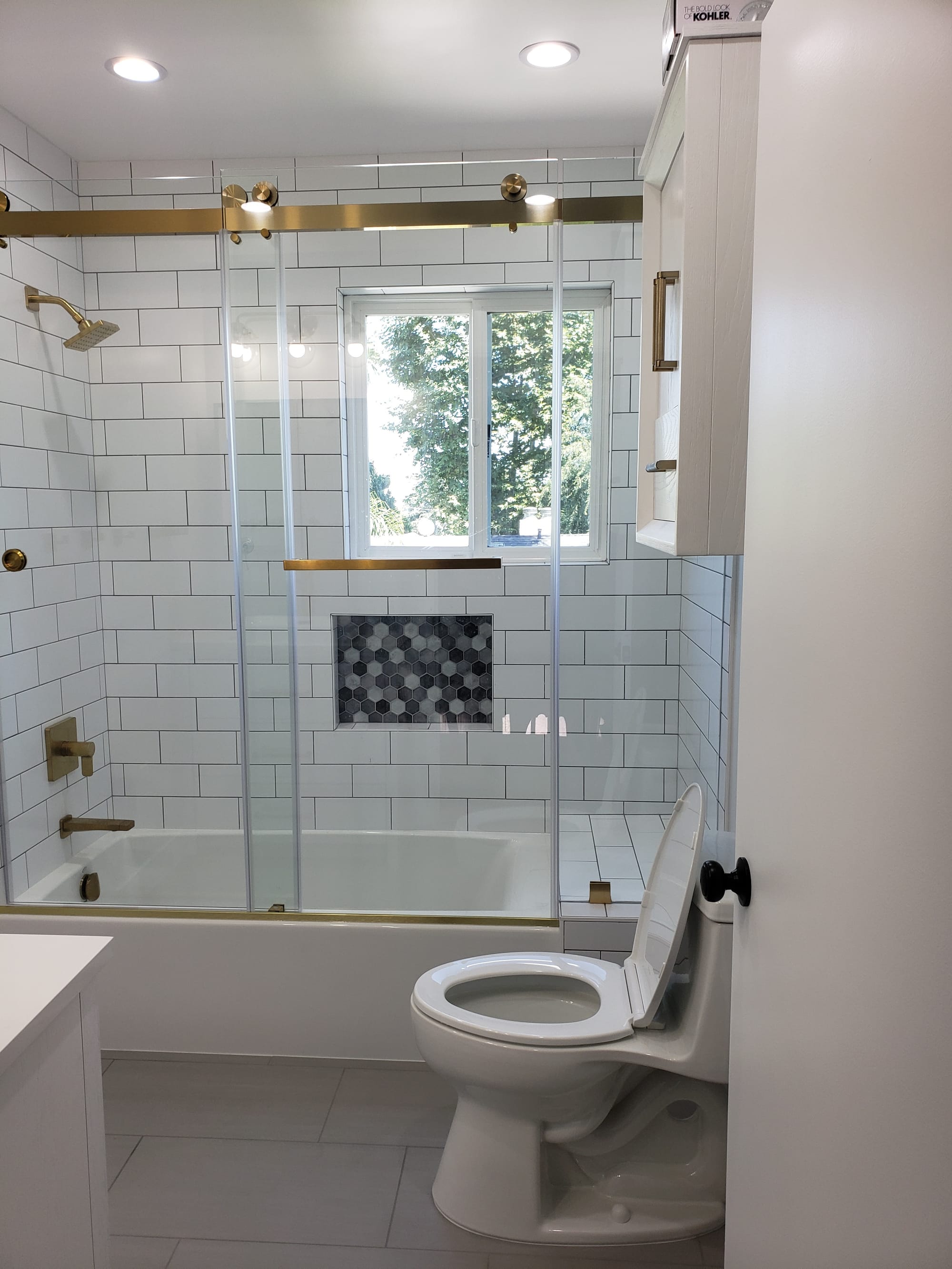 Sherman Oaks Guest Bathroom Remodeling - 91403