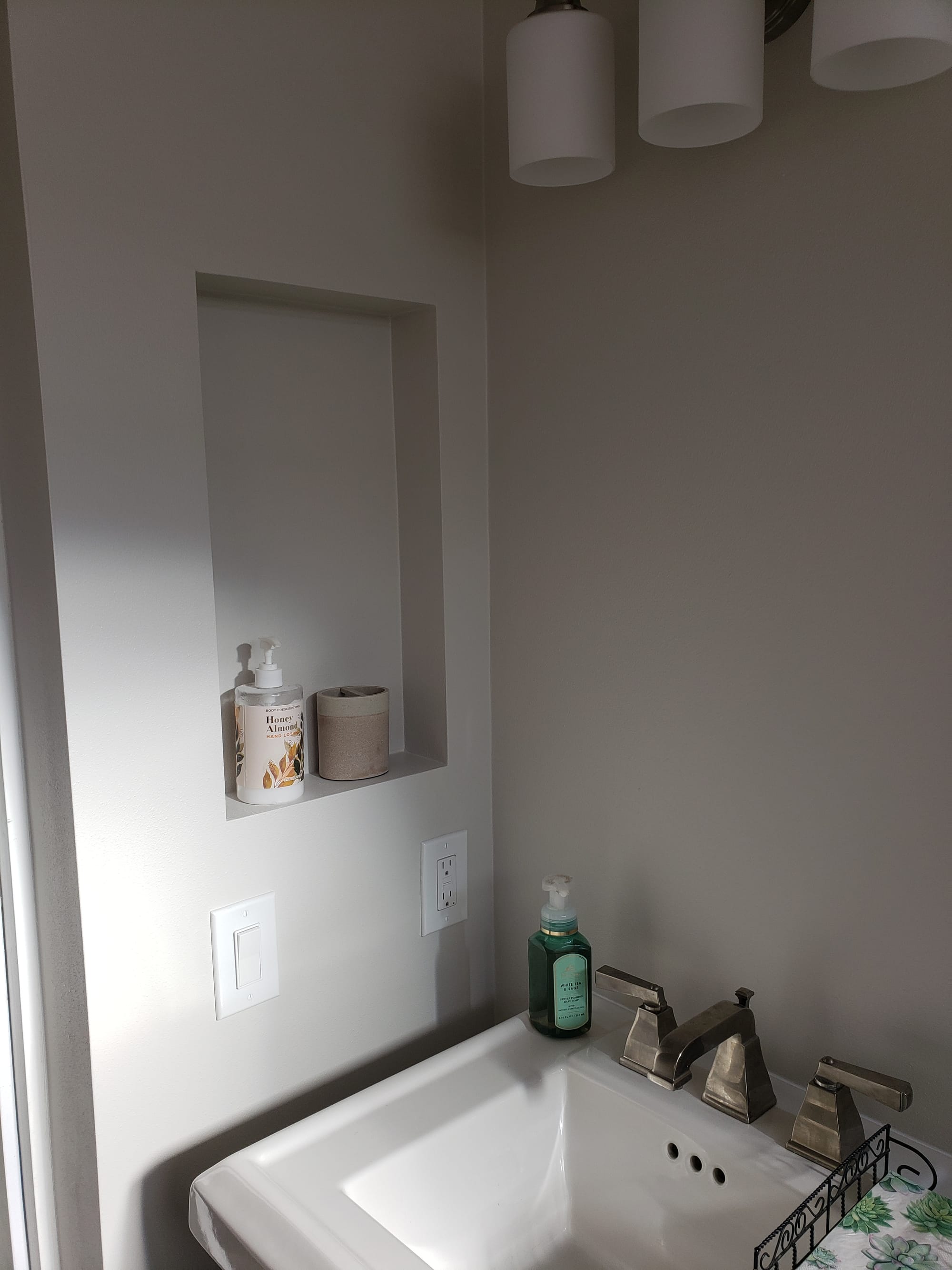 Porter Ranch 1st Floor Bathroom - 2024