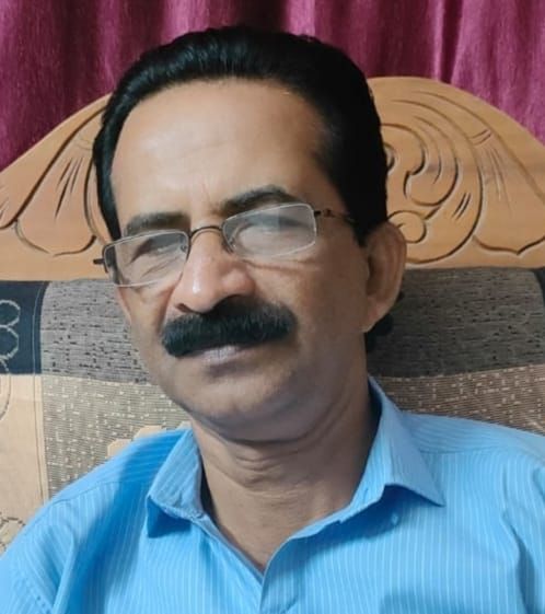 സ്കൂൾ മുറ്റത്തെ ഗാന്ധി