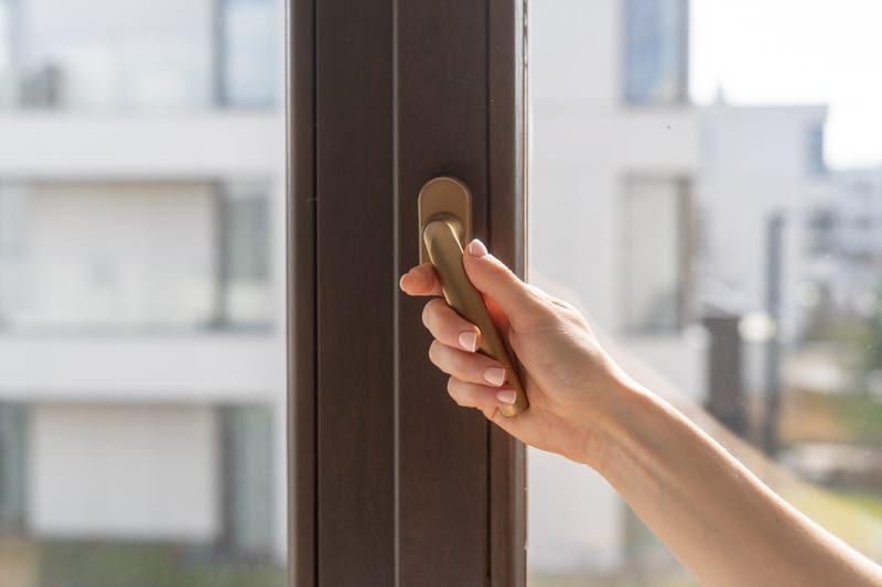 Miért érdemes energiatakarékos fa- és műanyag nyílászárókba beruházni?