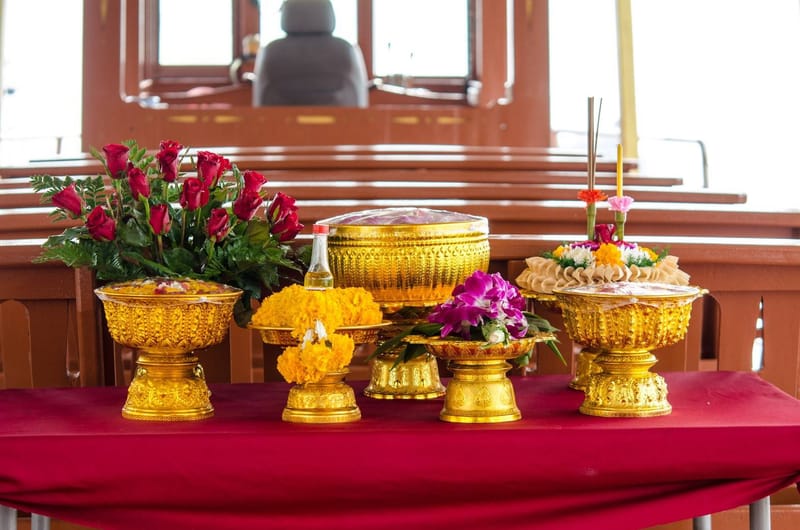 ชุดดอกไม้ทำพิธี