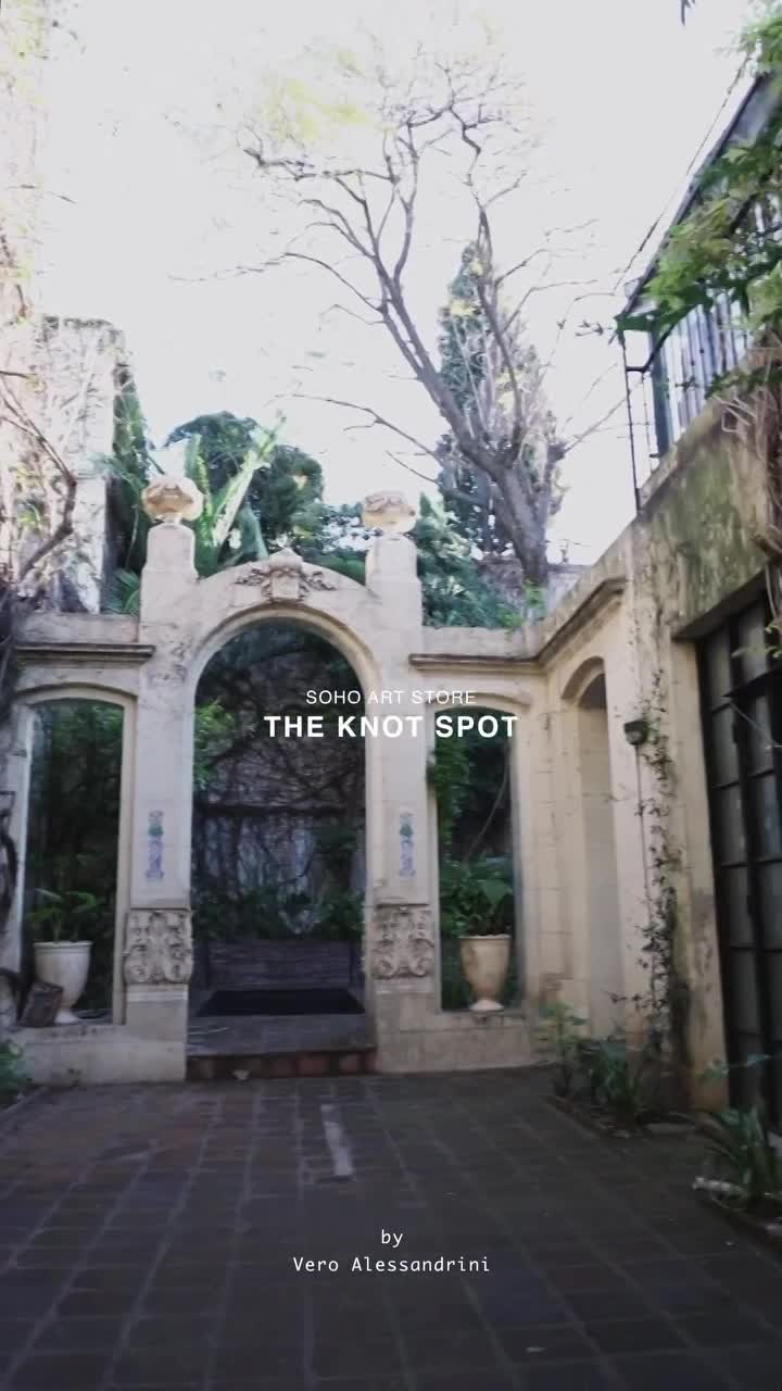 Azienda Prüne - specializzata nella produzione e vendita di borse, calzature, e accessori.