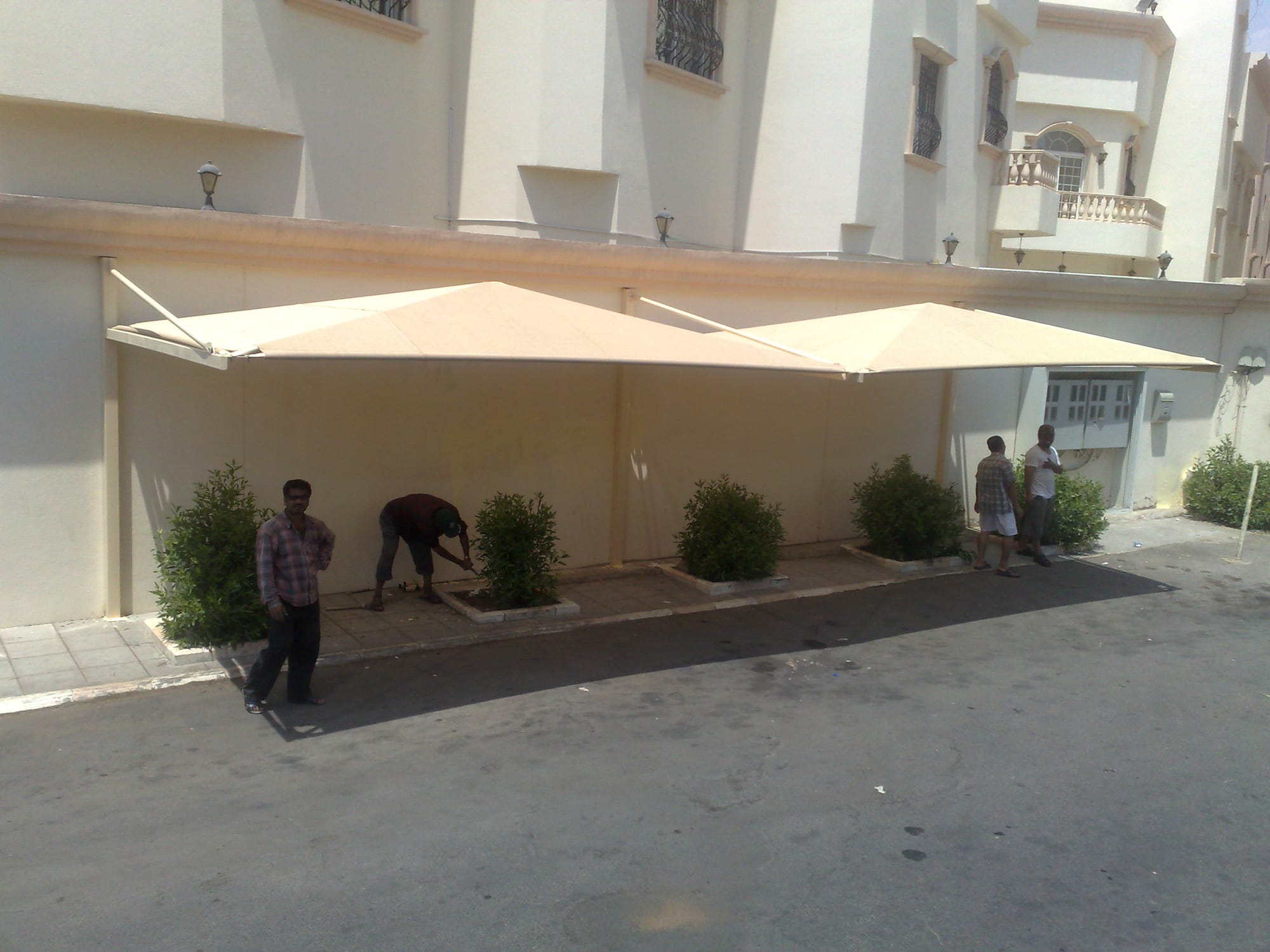 تركيب سندوتش بانل في جدة | أناقة الظل للحلول الحديثة | 0555584317