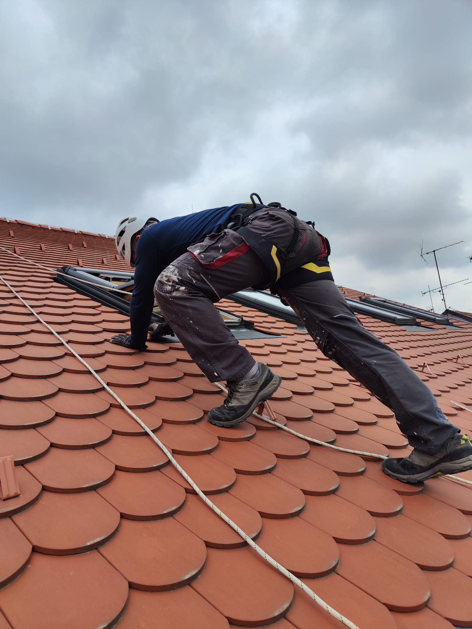 HITNE INTERVENCIJE KROVOPOKRIVAČA 0-24 h