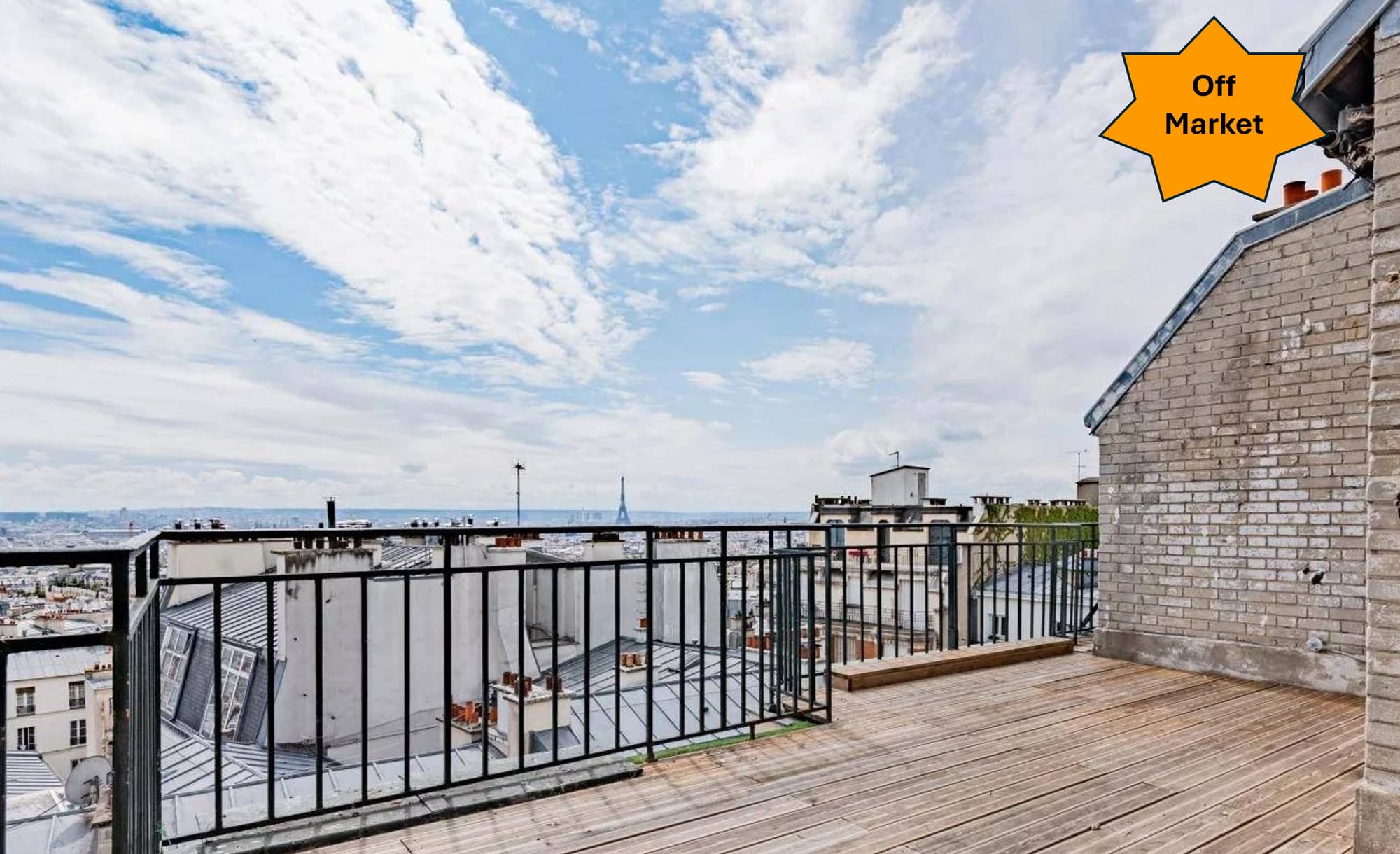 Abbesses - Appartement avec terrasse et vue Tour Eiffel dans immeuble Art déco