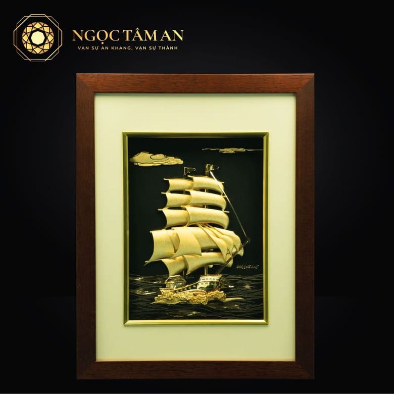 Tranh thuyền buồm mạ vàng