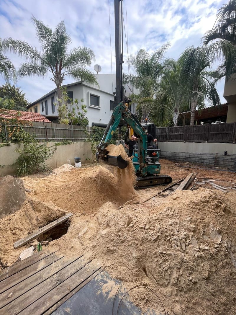 לפני ועשייה