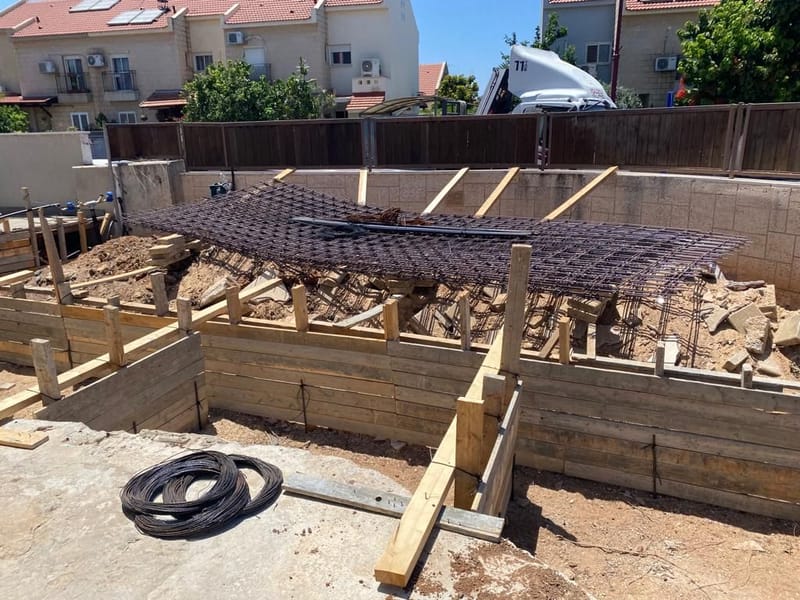 לפני ועשייה