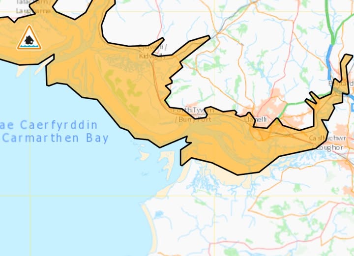 Flood Alert Issued for Carmarthenshire Coast.