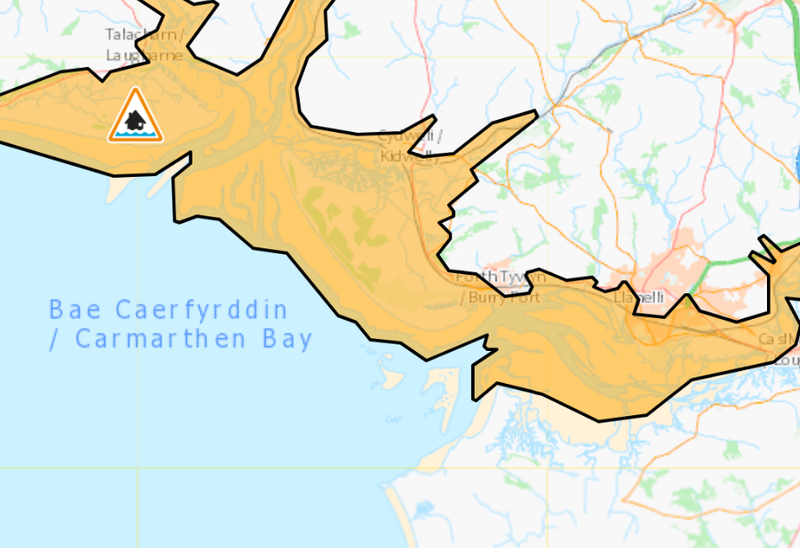 🌊 Flood Alert – Carmarthenshire Coast 🌊