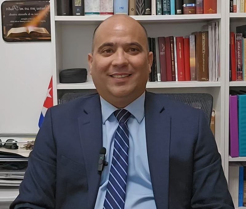 Conoce a Nuestro Pastor thumbnail