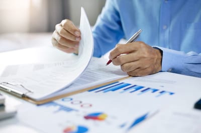 10 خطوات لكتابة تقرير فعال في جائزة الملك عبدالعزيز للجودة