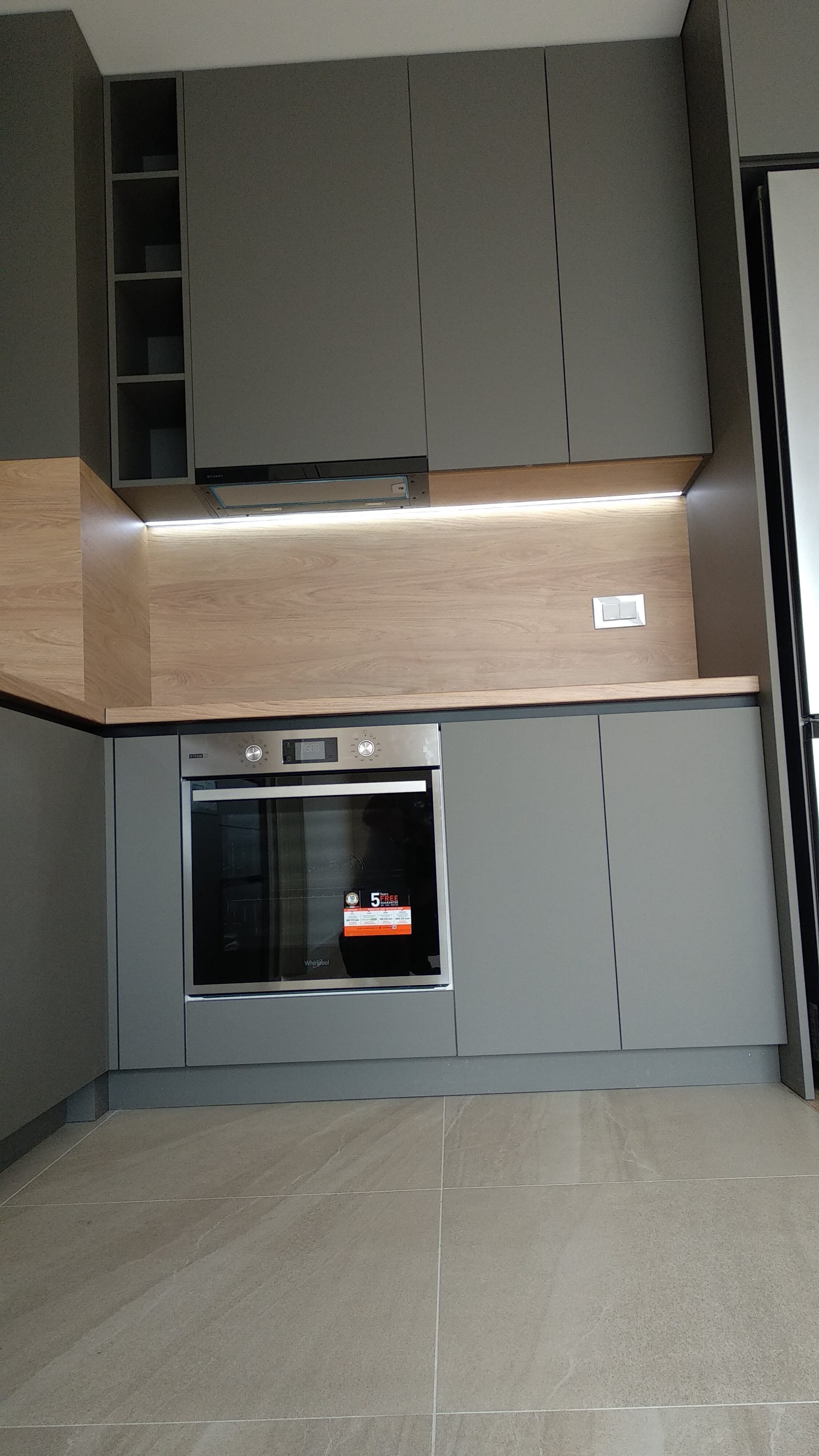 Izrada i montaža kuhinje + ugradnja aparata + led rasvijeta.