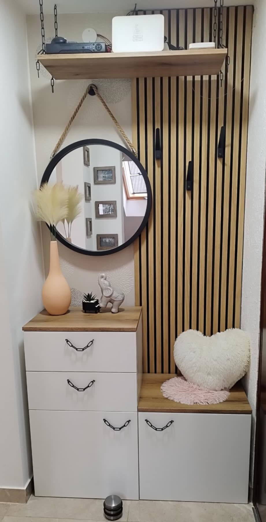 Izrada i montaža hodnika + custom ručkice po želji kupca + ljepljenje tapete.