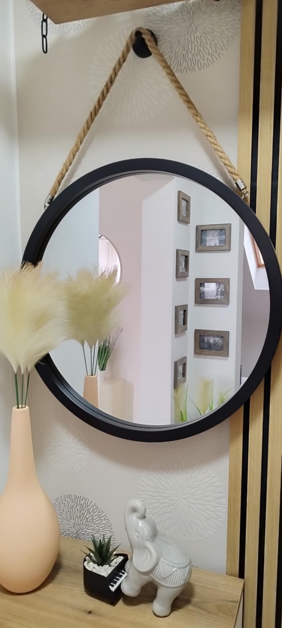 Izrada i montaža hodnika + custom ručkice po želji kupca + ljepljenje tapete.