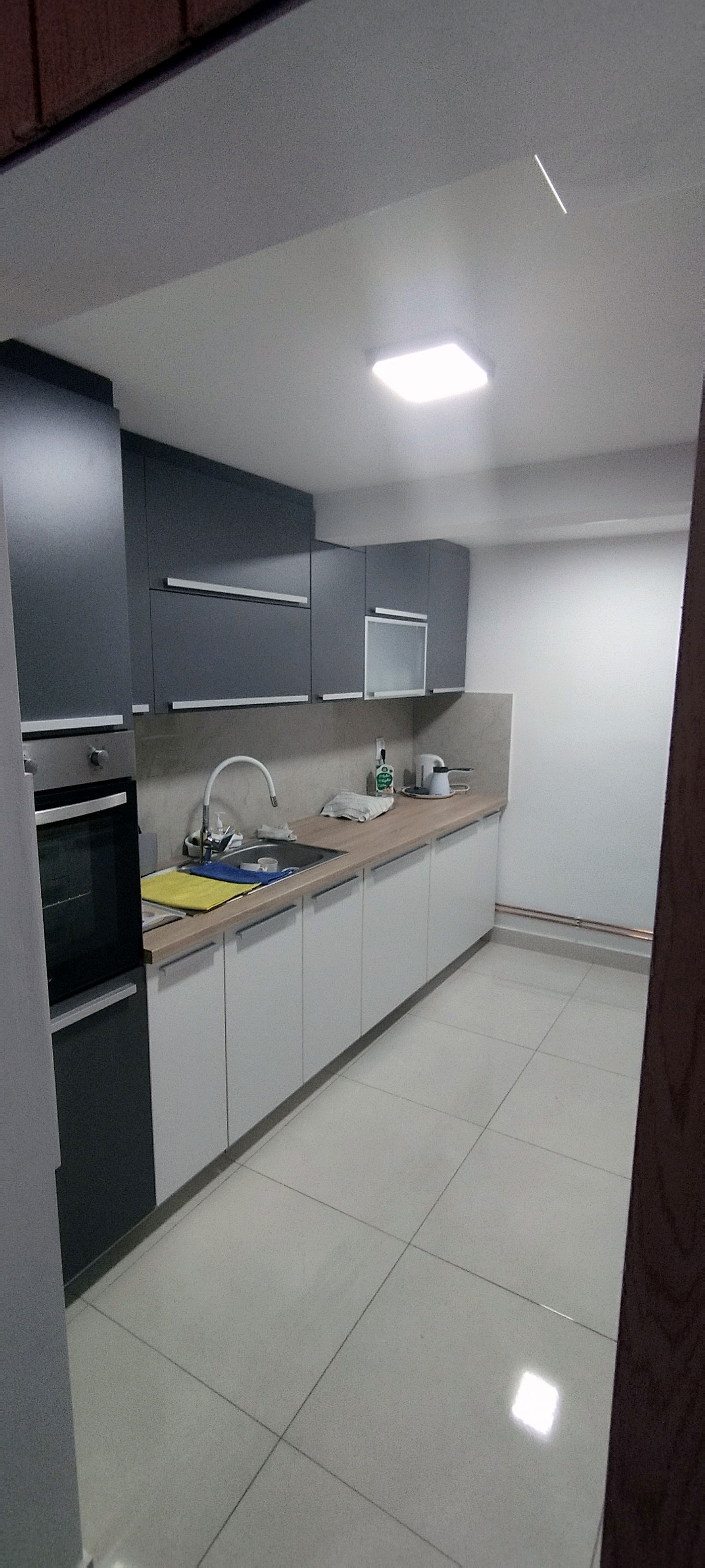 Izrada i montaža kuhinje + ugradnja aparata + led rasvijeta.