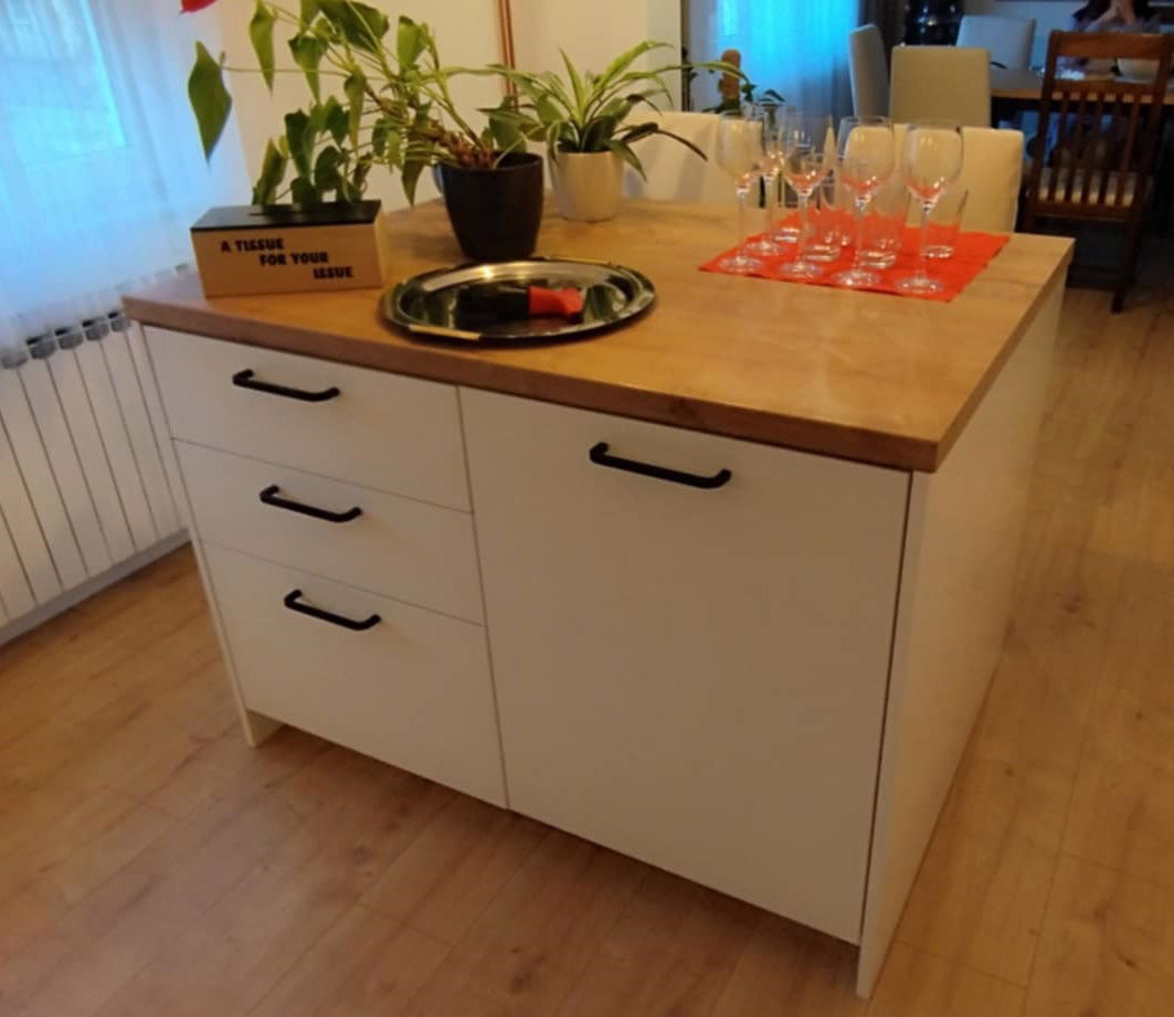 Izrada i montaža kuhinje + ugradnja aparata + led rasvijeta.